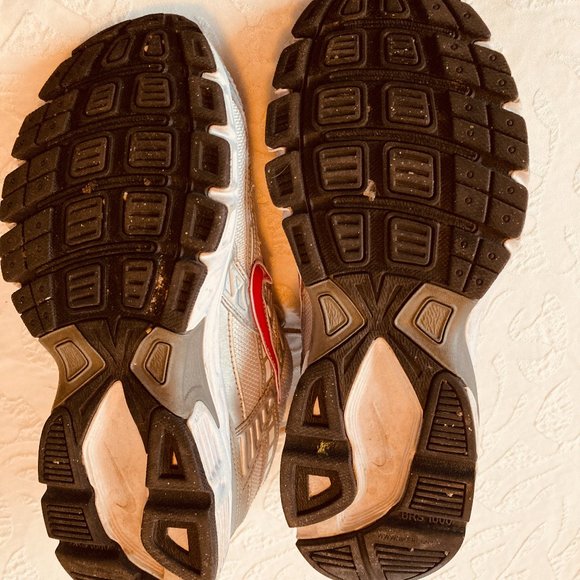 nike initiator women's pink